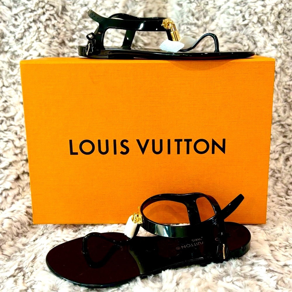 💕NIB Louis Vuitton Bikini Flat Sandal💕